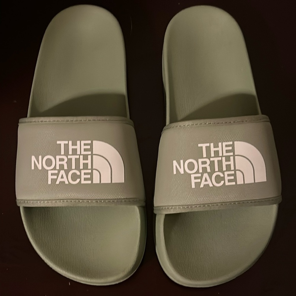 The North Face | Women's Base Camp Slide III, Tea Green/TNF White, 7